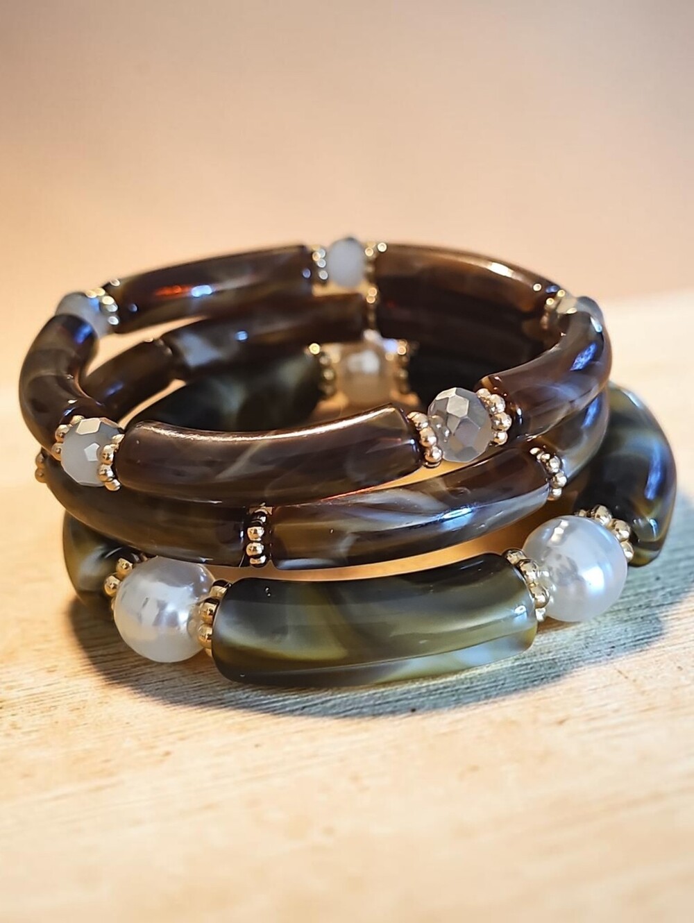 Sassified Boutique Nwt Pearl Accent Brown Resin Hoop Bracelet - Women Jewelry